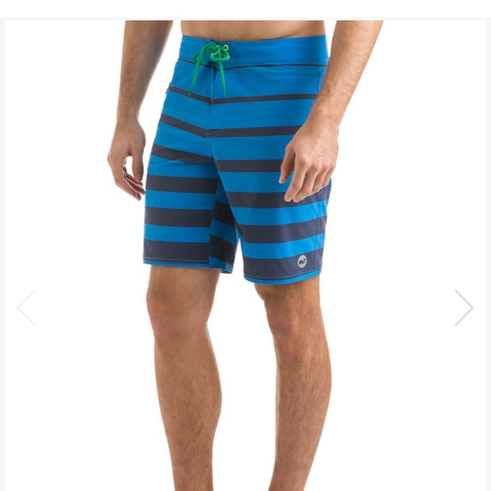 NWOT Vineyard Vines Swim Trunks Blue Stripes